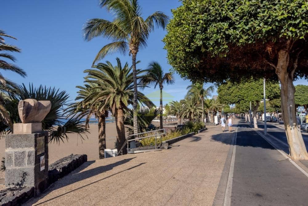 Kommersiell till salu i Puerto del Carmen - 60 000 € (Ref: 9458466)