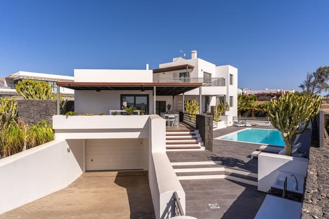 5 slaapkamer Villa te koop in Puerto Calero, Yaiza met zwembad - € 1.650.000 (Ref: 9458469)