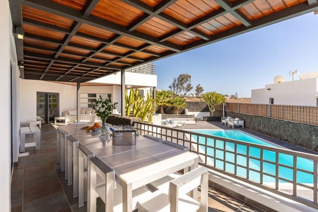 5 slaapkamer Villa te koop in Puerto Calero, Yaiza met zwembad - € 1.650.000 (Ref: 9458469)