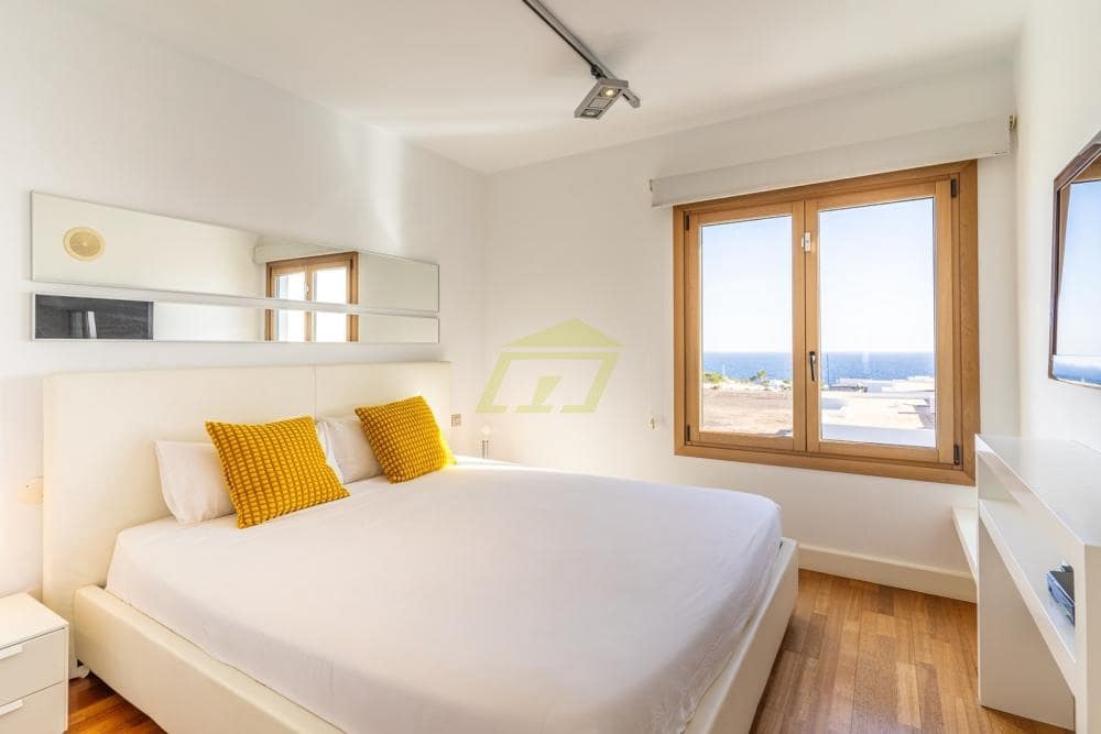 Chalet de 5 habitaciones en Puerto Calero en venta con piscina - 1.650.000 € (Ref: 9458469)