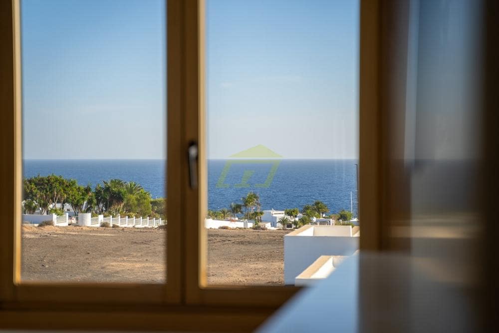 Chalet de 5 habitaciones en Puerto Calero en venta con piscina - 1.650.000 € (Ref: 9458469)