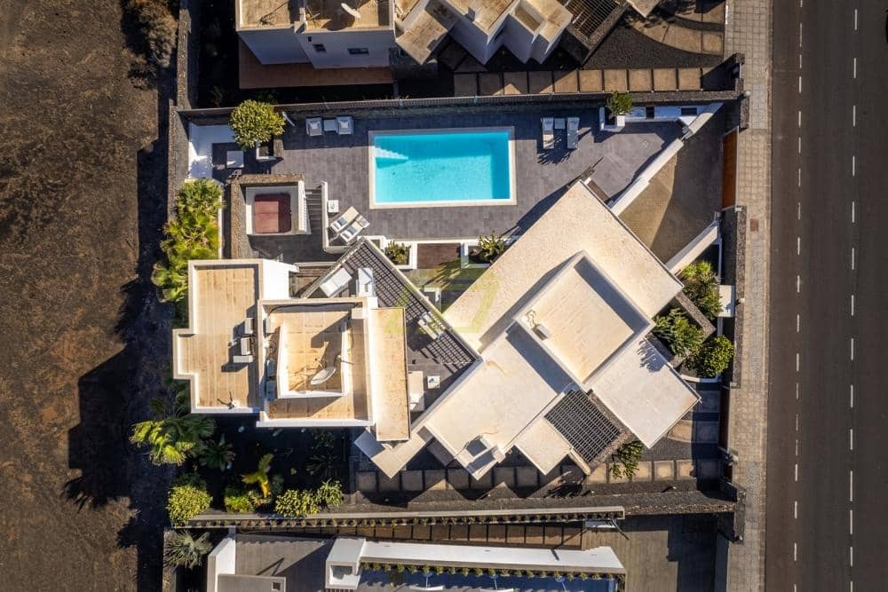 Chalet de 5 habitaciones en Puerto Calero en venta con piscina - 1.650.000 € (Ref: 9458469)