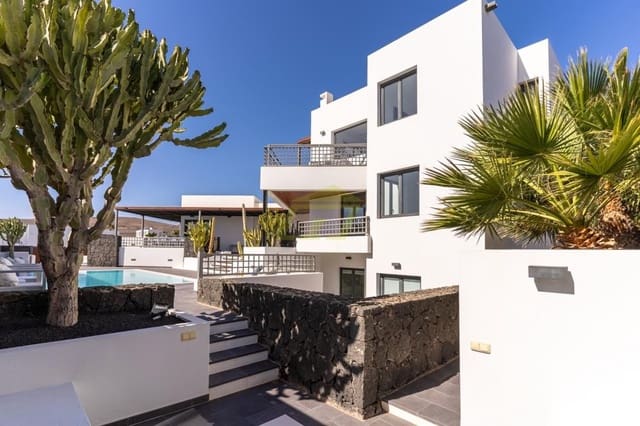 5 sovrum Villa till salu i Puerto Calero, Yaiza med pool - 1 650 000 € (Ref: 9458469)