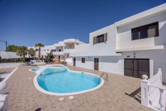 4 slaapkamer Villa te koop in Puerto Calero, Yaiza met zwembad - € 2.200.000 (Ref: 9458470)