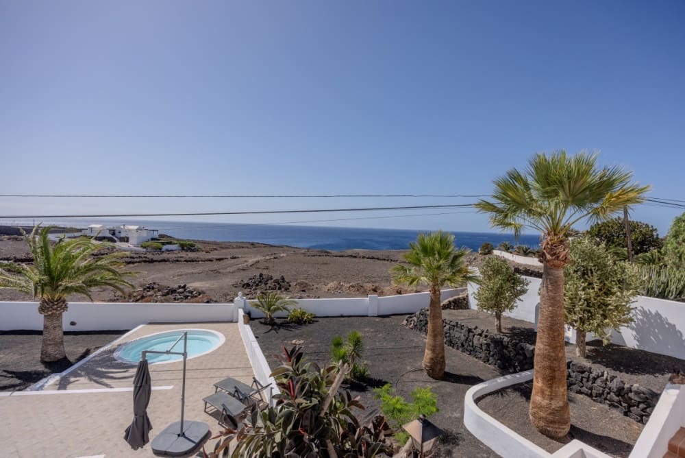 4 slaapkamer Villa te koop in Puerto Calero met zwembad - € 2.200.000 (Ref: 9458470)