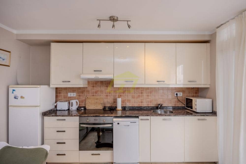 1 sypialnia Apartament na sprzedaż w Puerto del Carmen z basenem - 199 000 € (Ref: 9458474)