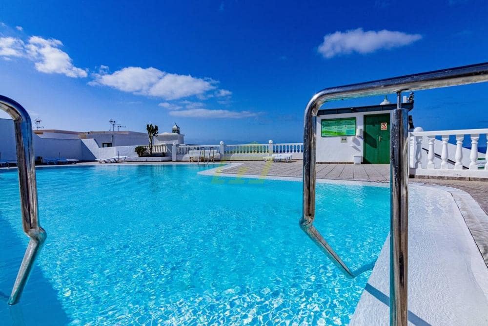 1 sypialnia Apartament na sprzedaż w Puerto del Carmen z basenem - 199 000 € (Ref: 9458474)