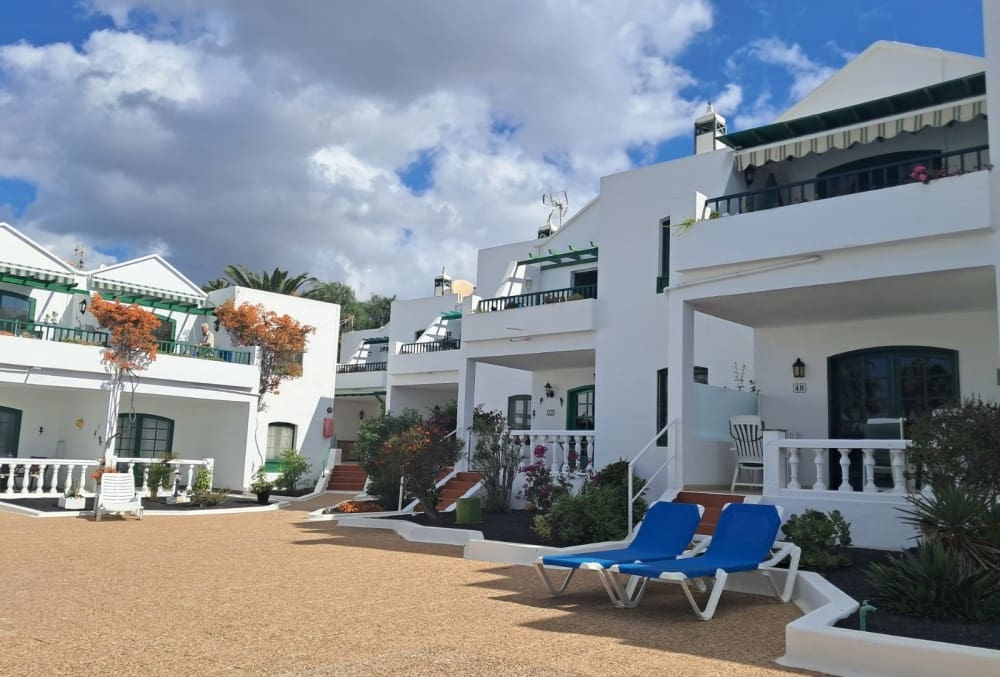 2 slaapkamer Appartement te koop in Puerto del Carmen met zwembad - € 289.500 (Ref: 9458477)