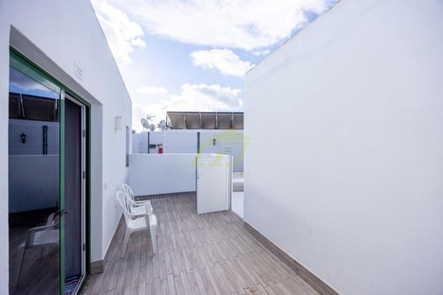 1 bedroom Apartment for sale in Puerto del Carmen, Tías with pool - € 229,950 (Ref: 9458478)