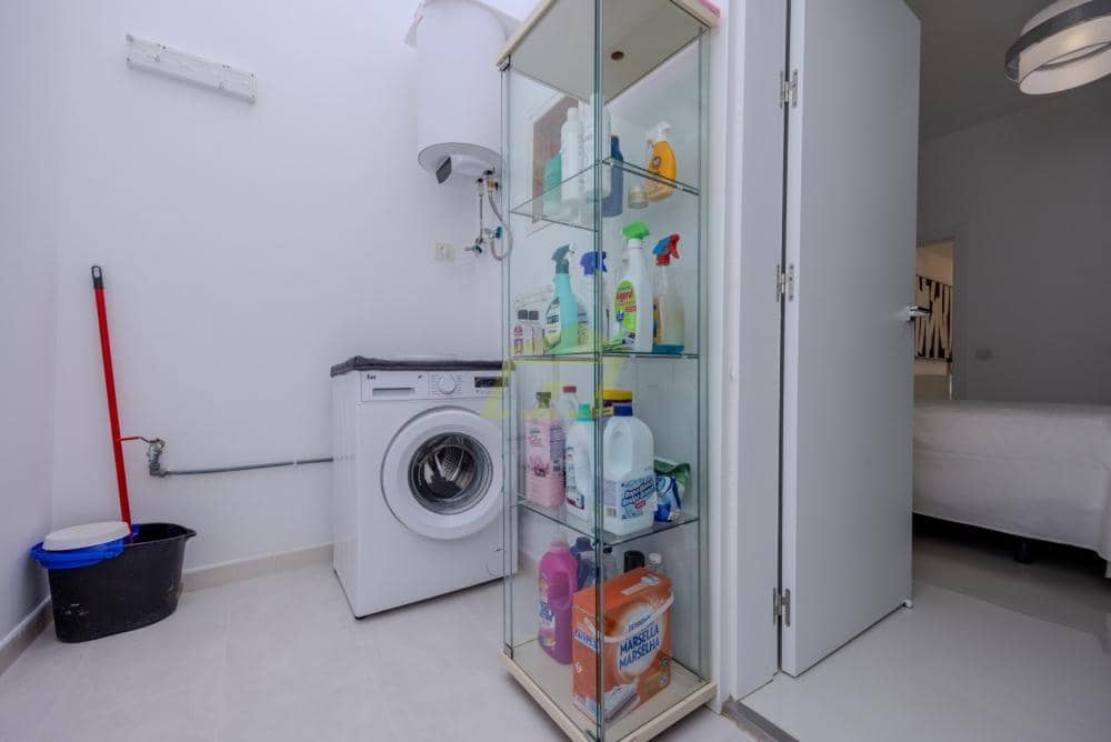 2 soverom Leilighet til salgs i Playa Honda med svømmebasseng - € 480 000 (Ref: 9458479)