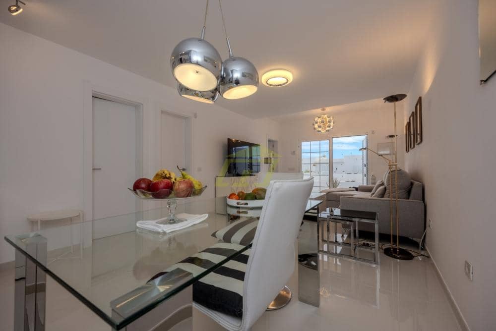 2 soverom Leilighet til salgs i Playa Honda med svømmebasseng - € 480 000 (Ref: 9458479)