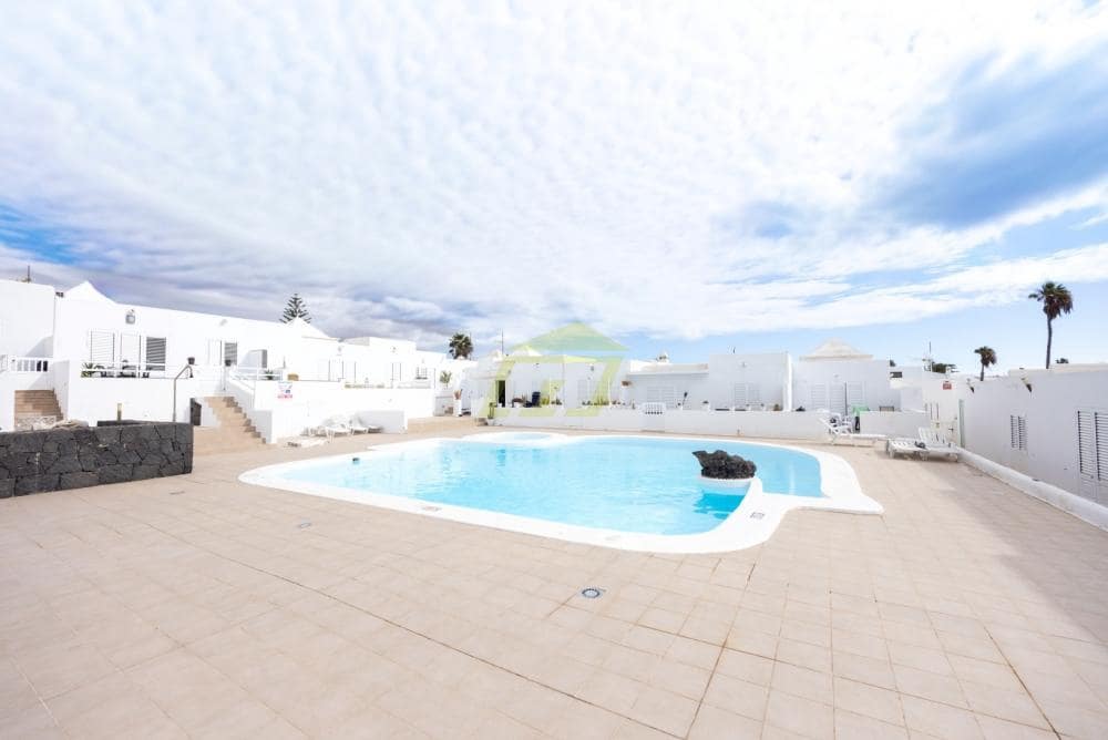 2 soverom Leilighet til salgs i Playa Honda med svømmebasseng - € 480 000 (Ref: 9458479)