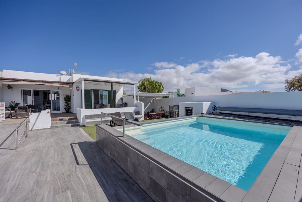 2 Zimmer Villa zu verkaufen in Playa Blanca mit Pool - 415.000 € (Ref: 9458480)