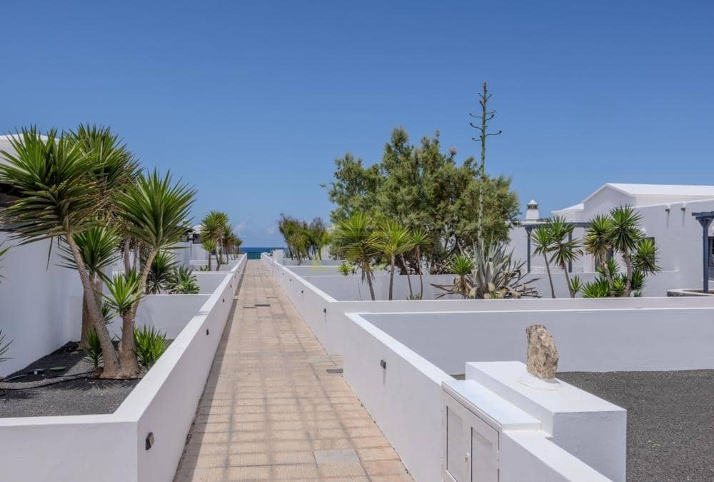 2 soveværelse Bungalow til salg i Playa Blanca med swimmingpool - € 425.000 (Ref: 9458481)