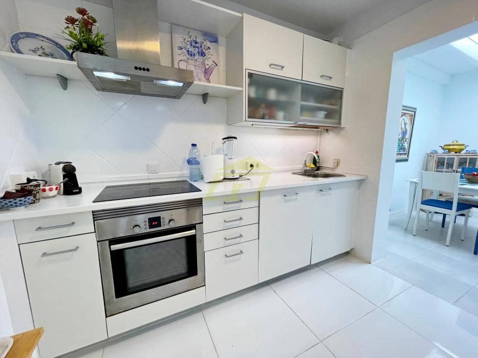 3 bedroom Villa for sale in Playa Blanca with pool - € 497,000 (Ref: 9458482)