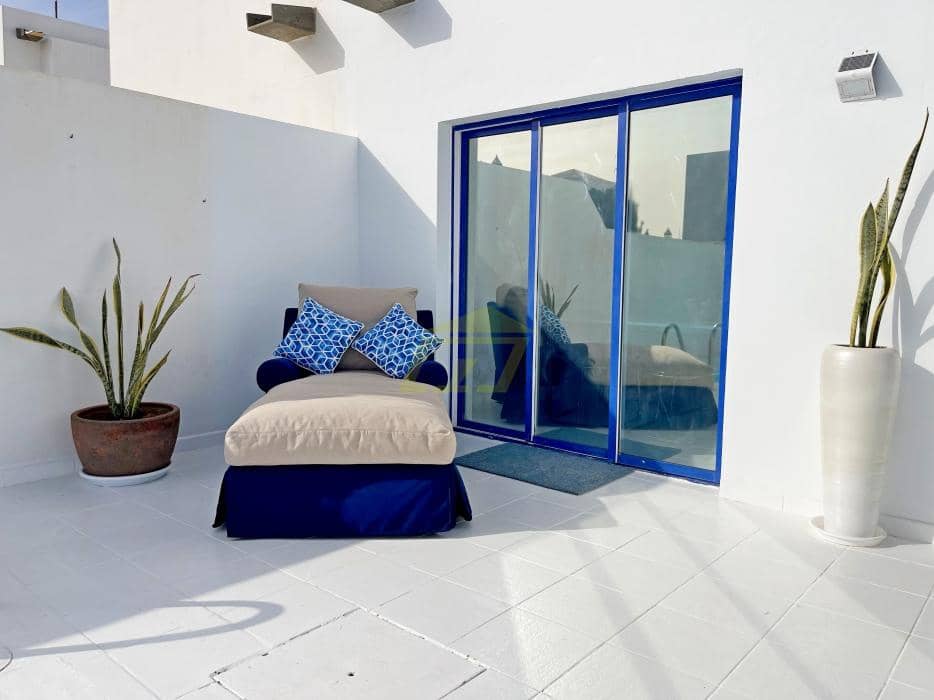 3 bedroom Villa for sale in Playa Blanca with pool - € 497,000 (Ref: 9458482)