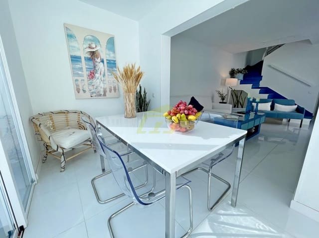 3 soverom Villa til salgs i Playa Blanca, Yaiza med svømmebasseng - € 497 000 (Ref: 9458482)