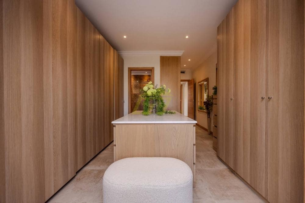 3 bedroom Villa for sale in Playa Blanca with pool - € 715,000 (Ref: 9458483)