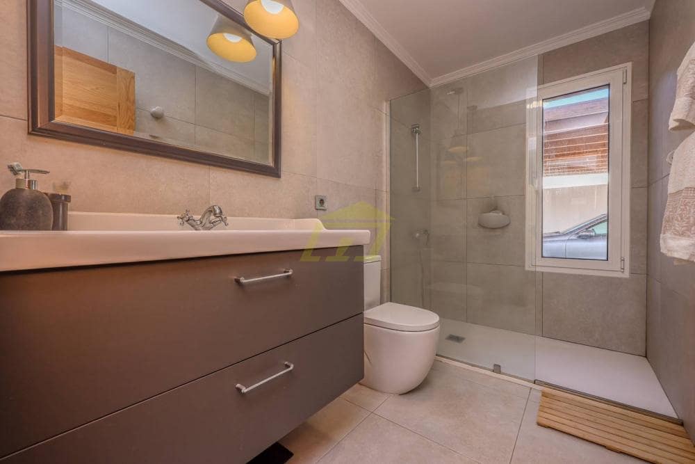 3 bedroom Villa for sale in Playa Blanca with pool - € 715,000 (Ref: 9458483)