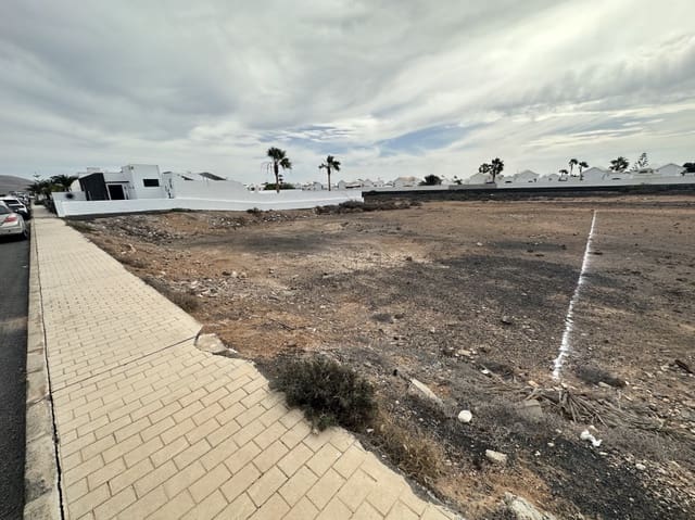 Grunde uden byggetilladelser til salg i Playa Blanca, Yaiza - € 210.000 (Ref: 9458484)