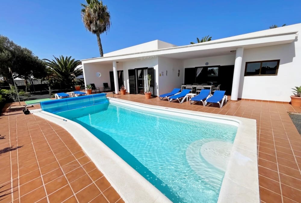 3 makuuhuone Huvila myytävänä paikassa Playa Blanca mukana uima-altaan - 525 000 € (Ref: 9458486)