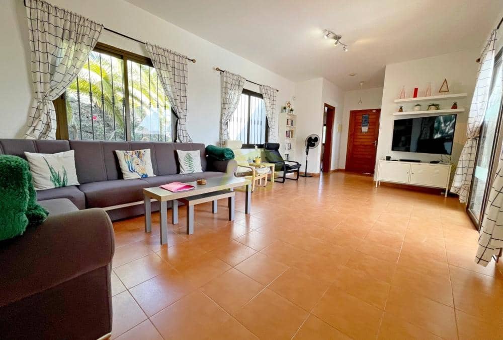 3 quarto Moradia para venda em Playa Blanca com piscina - 525 000 € (Ref: 9458486)