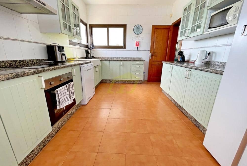 3 quarto Moradia para venda em Playa Blanca com piscina - 525 000 € (Ref: 9458486)