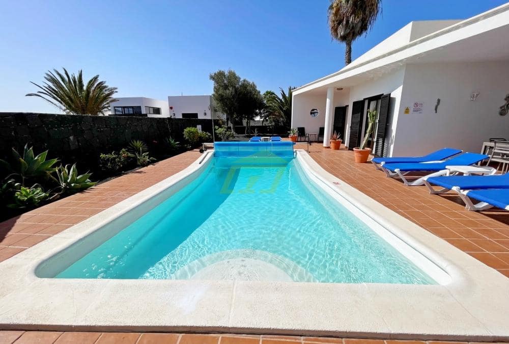 3 quarto Moradia para venda em Playa Blanca com piscina - 525 000 € (Ref: 9458486)