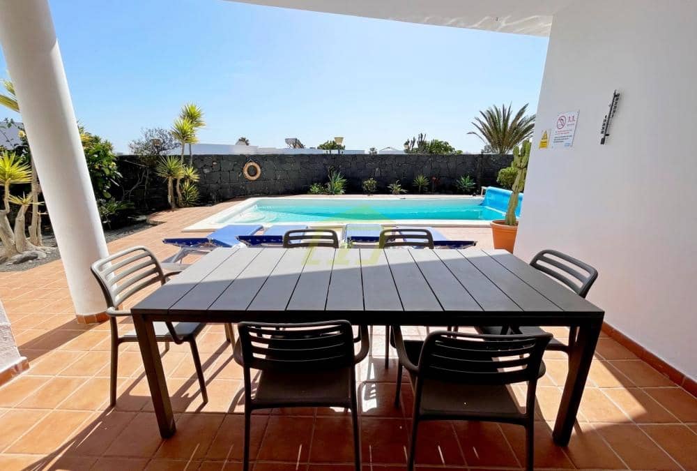 3 quarto Moradia para venda em Playa Blanca com piscina - 525 000 € (Ref: 9458486)