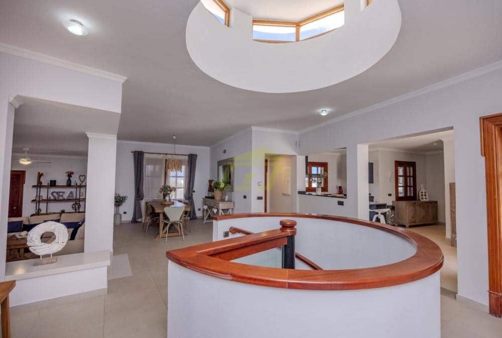 5 quarto Moradia para venda em Playa Blanca com piscina - 1 750 000 € (Ref: 9458488)