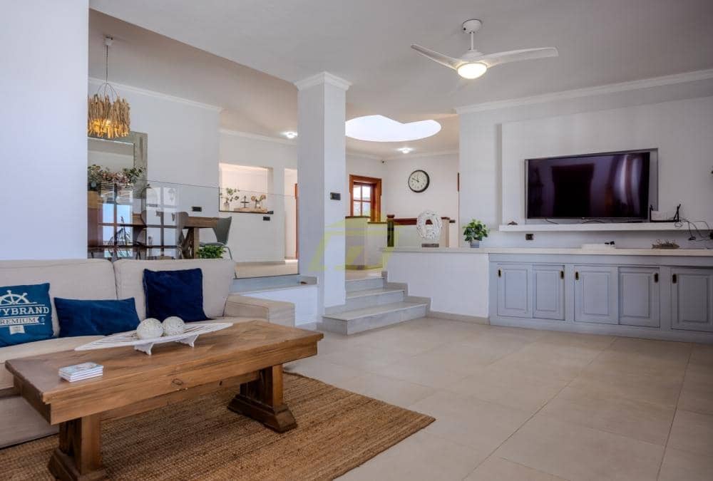 5 quarto Moradia para venda em Playa Blanca com piscina - 1 750 000 € (Ref: 9458488)