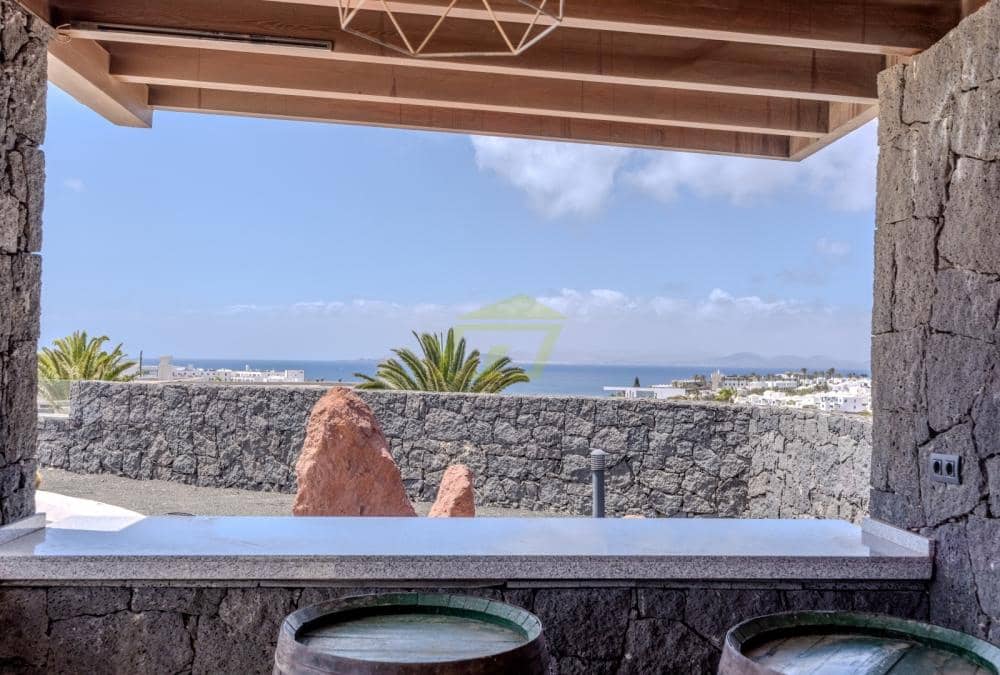 5 quarto Moradia para venda em Playa Blanca com piscina - 1 750 000 € (Ref: 9458488)