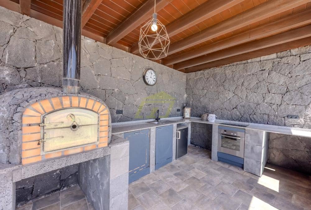 5 quarto Moradia para venda em Playa Blanca com piscina - 1 750 000 € (Ref: 9458488)