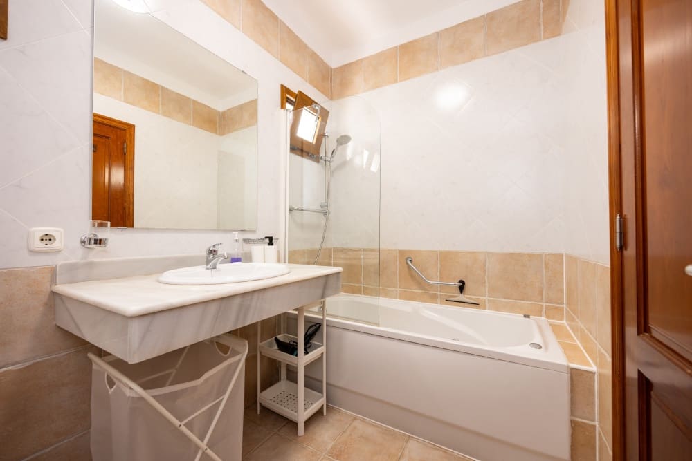 3 slaapkamer Villa te koop in Playa Blanca met zwembad - € 549.000 (Ref: 9458490)