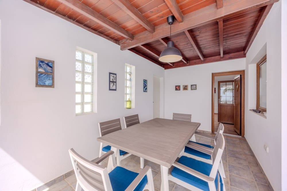 3 slaapkamer Villa te koop in Playa Blanca met zwembad - € 549.000 (Ref: 9458490)