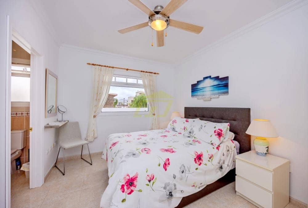 3 bedroom Villa for sale in Yaiza with pool - € 565,000 (Ref: 9458491)