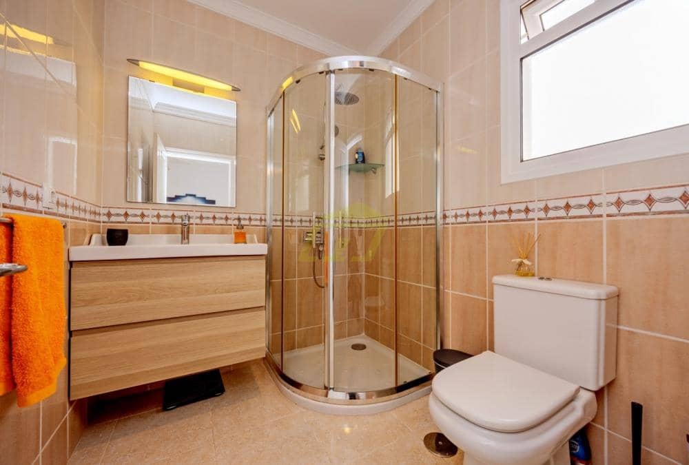 3 bedroom Villa for sale in Yaiza with pool - € 565,000 (Ref: 9458491)