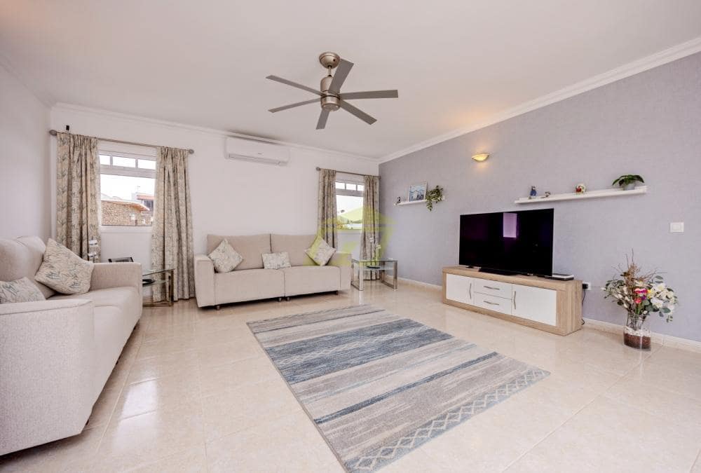 3 bedroom Villa for sale in Yaiza with pool - € 565,000 (Ref: 9458491)