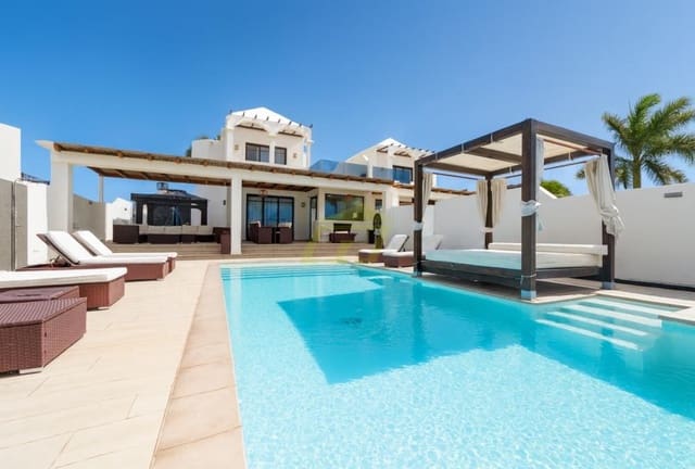3 soveværelse Villa til salg i Playa Blanca, Yaiza med swimmingpool - € 597.500 (Ref: 9458492)