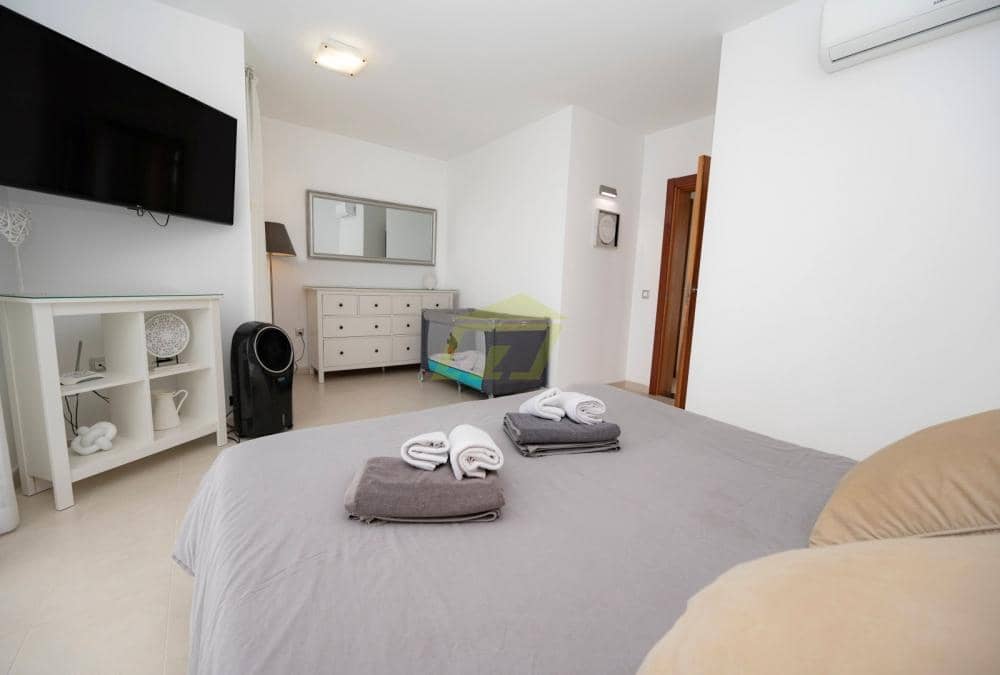 3 makuuhuone Huvila myytävänä paikassa Playa Blanca mukana uima-altaan - 597 500 € (Ref: 9458492)