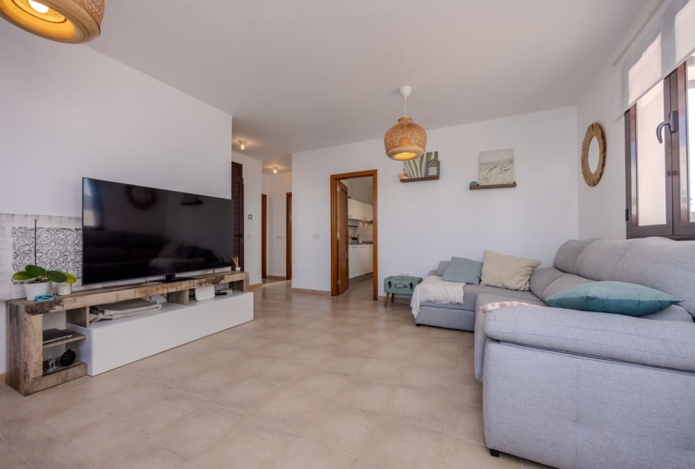 3 slaapkamer Villa te koop in Playa Blanca met zwembad - € 520.000 (Ref: 9458493)