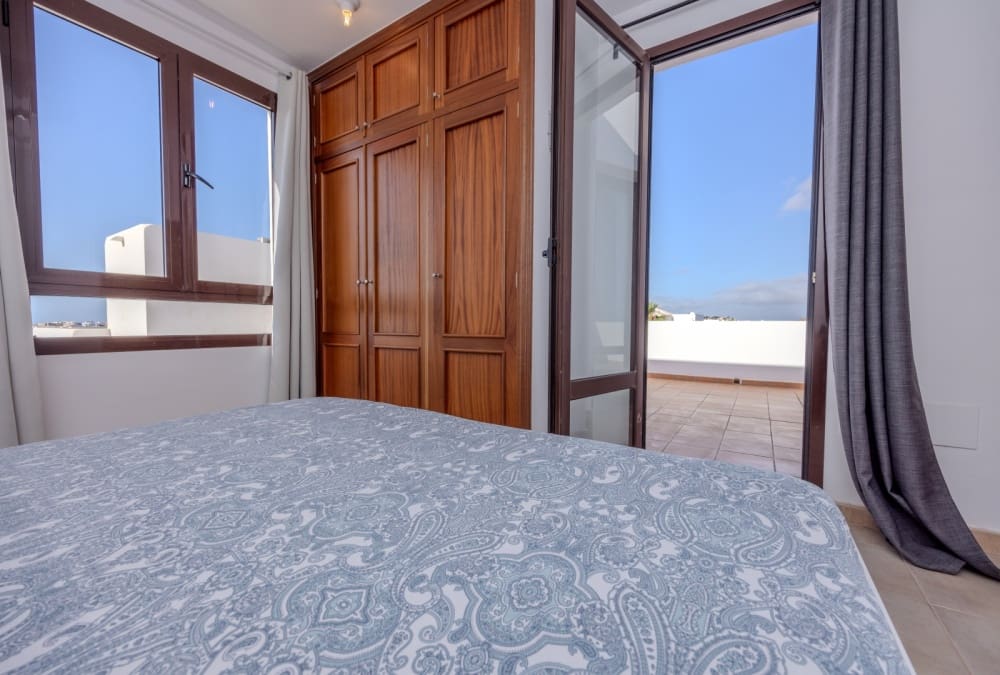 3 slaapkamer Villa te koop in Playa Blanca met zwembad - € 520.000 (Ref: 9458493)