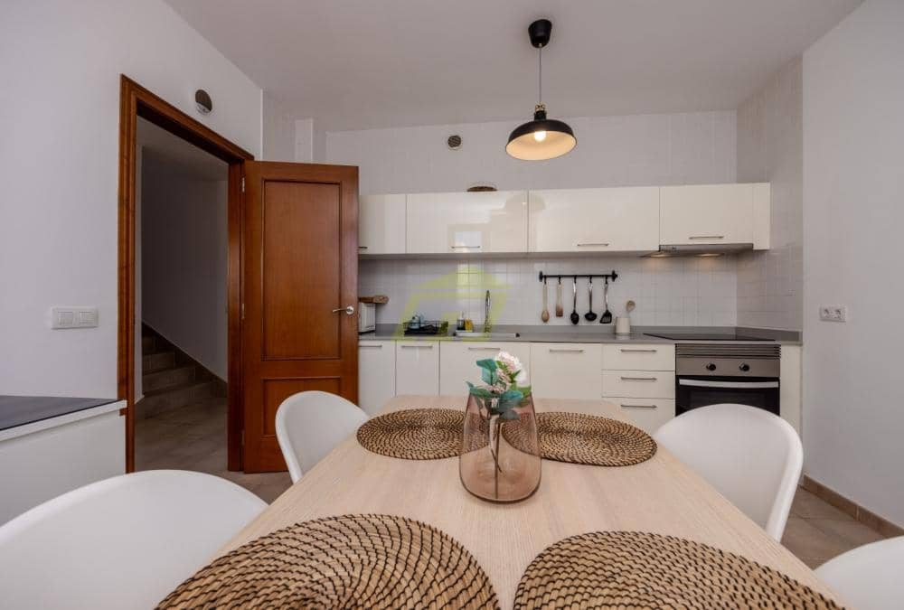 3 quarto Moradia para venda em Playa Blanca com piscina - 520 000 € (Ref: 9458493)