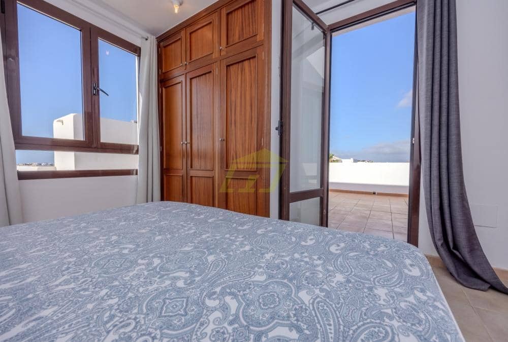 3 quarto Moradia para venda em Playa Blanca com piscina - 520 000 € (Ref: 9458493)