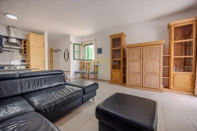 2 bedroom Apartment for sale in Playa Blanca, Yaiza - € 240,000 (Ref: 9458495)