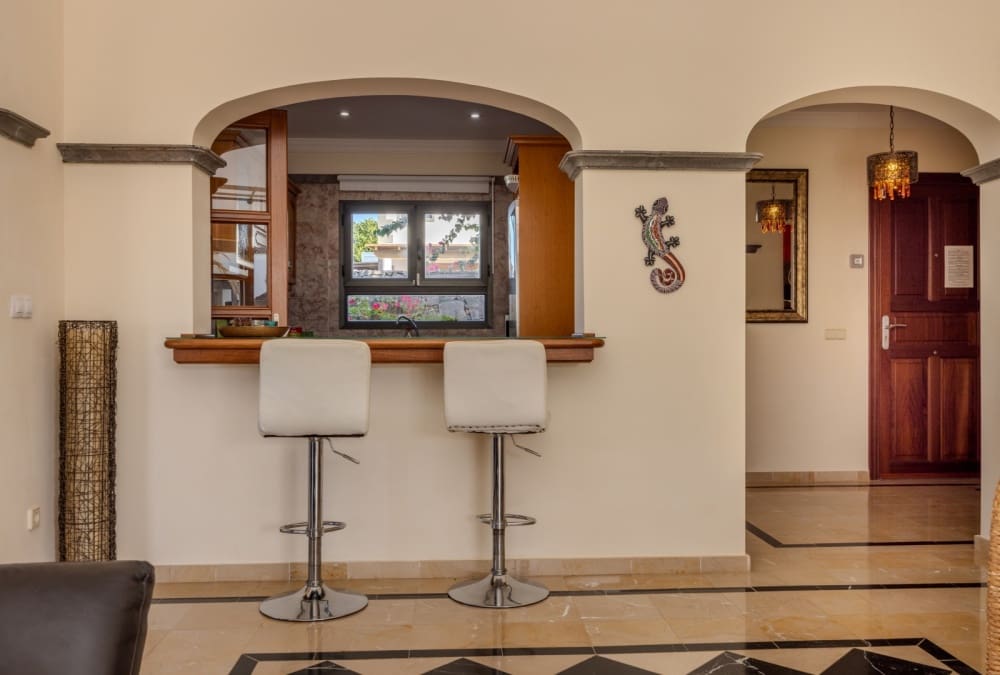 2 bedroom Villa for sale in Playa Blanca with pool - € 485,000 (Ref: 9458496)