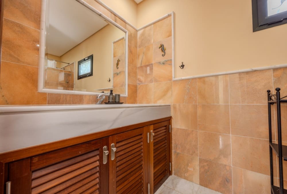 2 bedroom Villa for sale in Playa Blanca with pool - € 485,000 (Ref: 9458496)