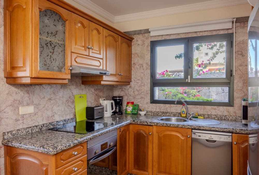 2 bedroom Villa for sale in Playa Blanca with pool - € 485,000 (Ref: 9458496)