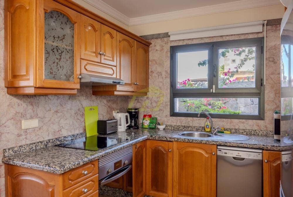 2 bedroom Villa for sale in Playa Blanca with pool - € 485,000 (Ref: 9458496)