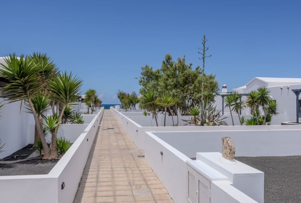 2 slaapkamer Bungalow te koop in Playa Blanca met zwembad - € 275.000 (Ref: 9458497)